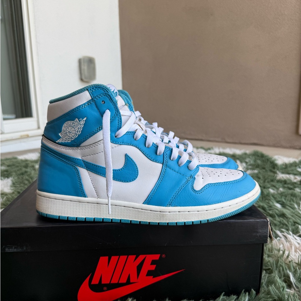 Nike Air Jordan 1 High - White & Light Blue